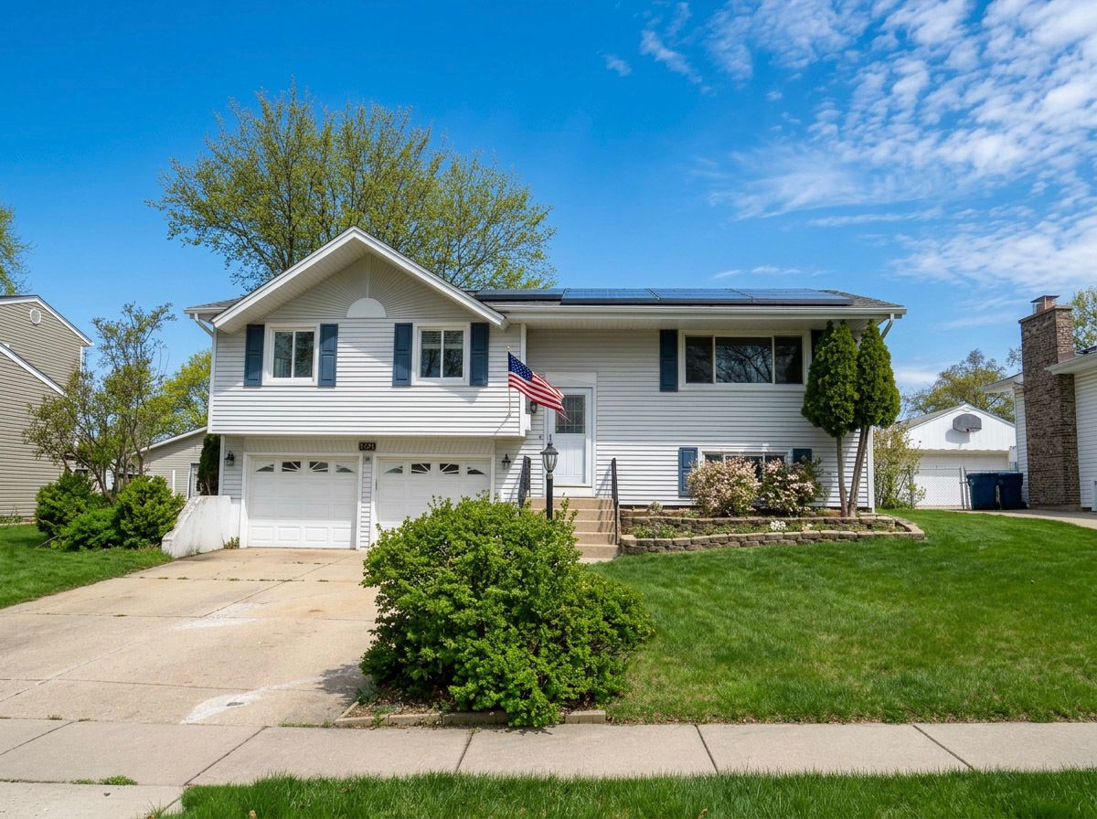 630 Clover Lane — Schaumburg, IL 60193