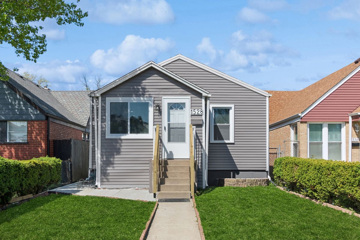 1528 39th Avenue, Stone Park, IL 60165