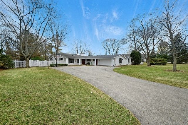 1161 Winwood Drive, Lake Forest, IL 60045