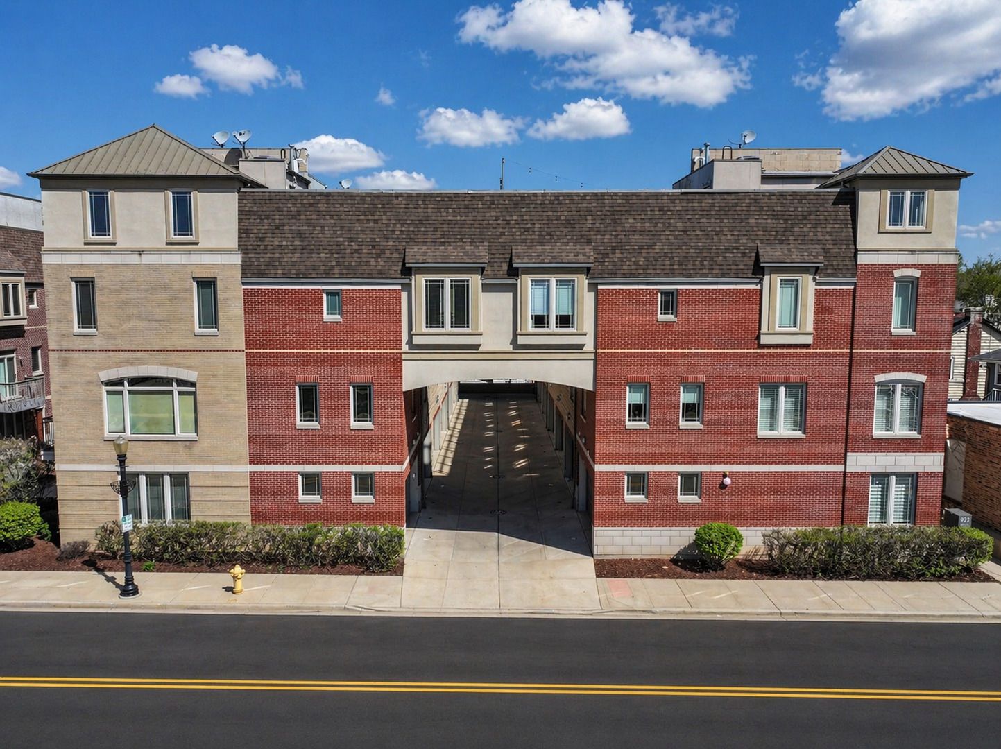922 Warren Avenue #103 — Downers Grove, IL 60515