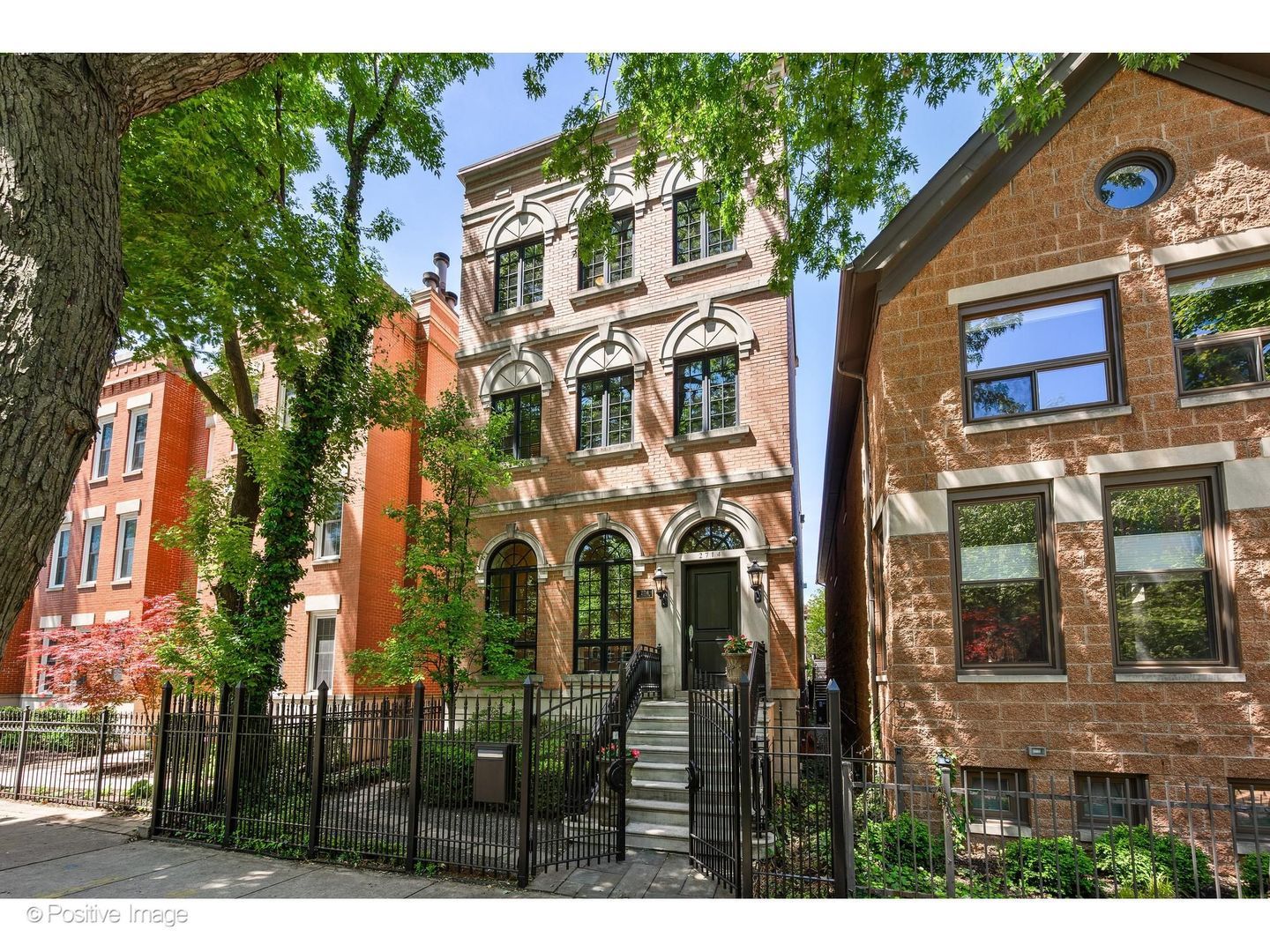 2714 N Greenview Avenue — Chicago, IL 60614