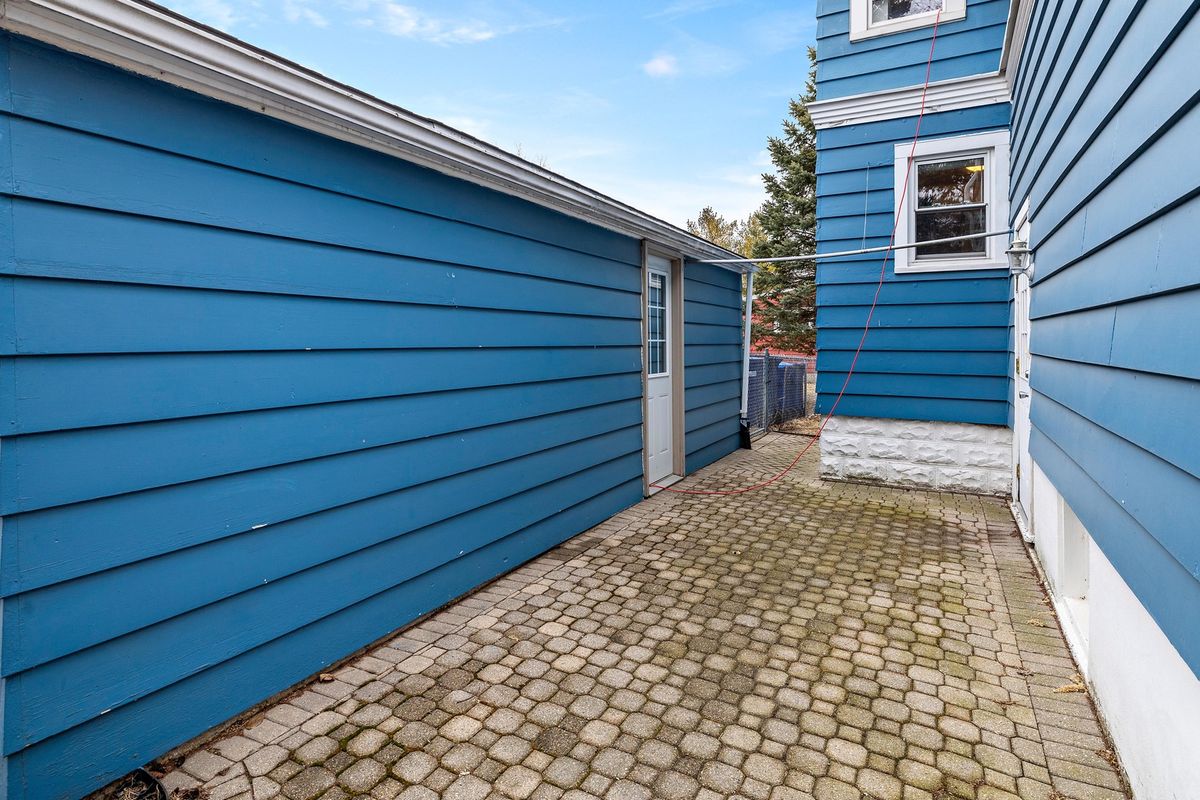 25 E Chestnut Avenue, Cortland, IL 60112