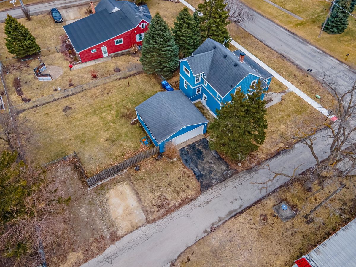 25 E Chestnut Avenue, Cortland, IL 60112