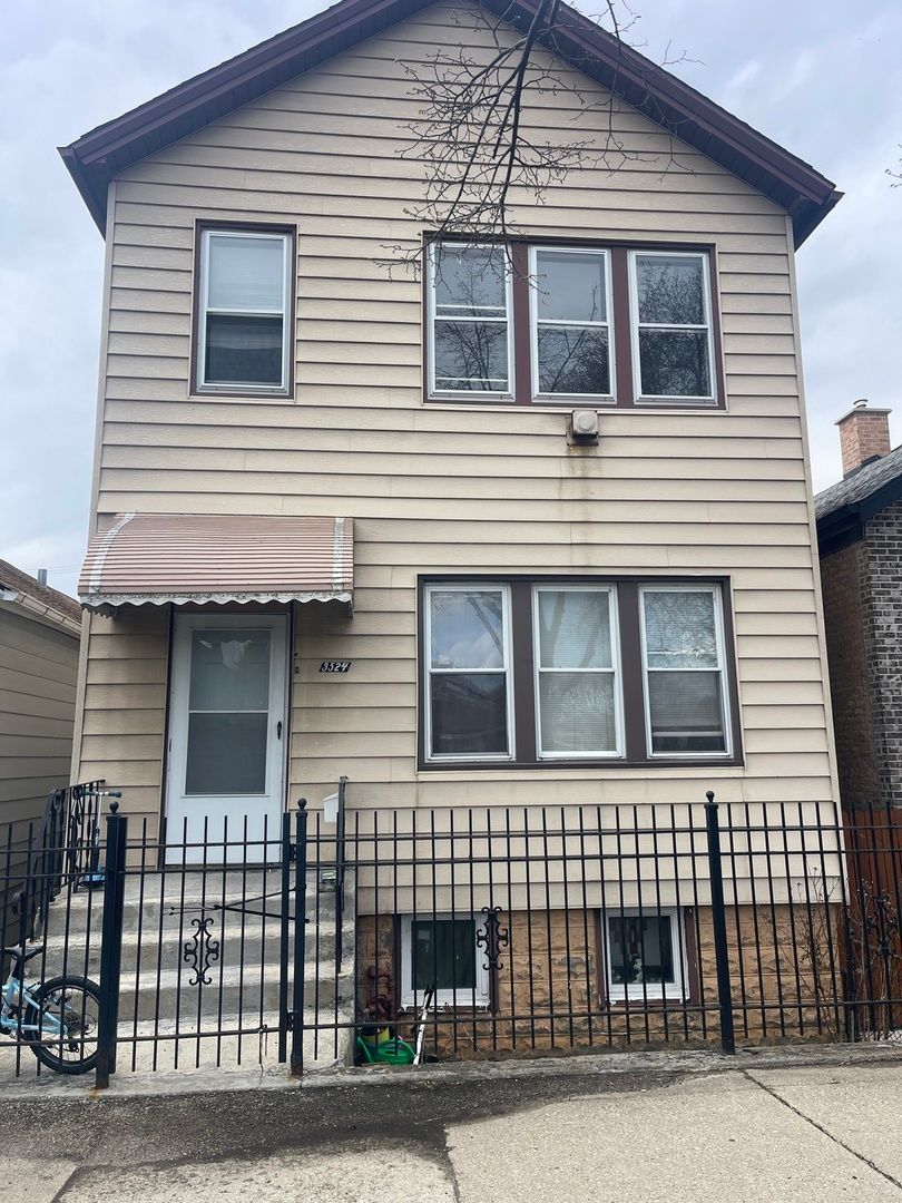 3524 S Emerald Avenue — Chicago, IL 60609
