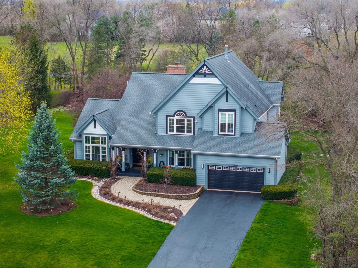 1203 MACINTOSH Drive, Wauconda, IL 60084