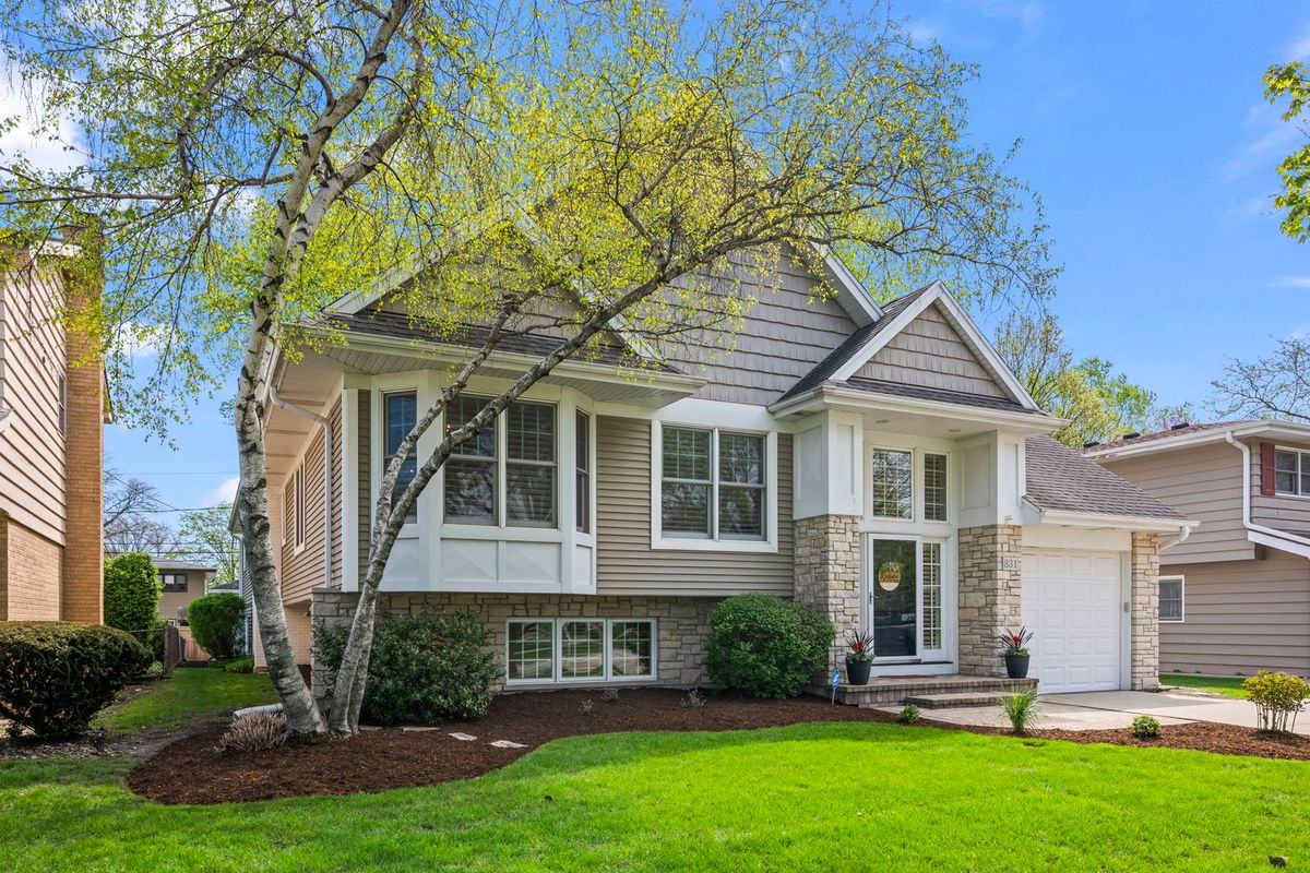 831 Dryden Place, Arlington Heights, IL 60005