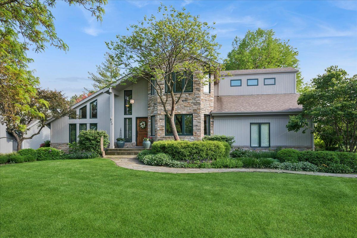 500 Parkview Place — Burr Ridge, IL 60527