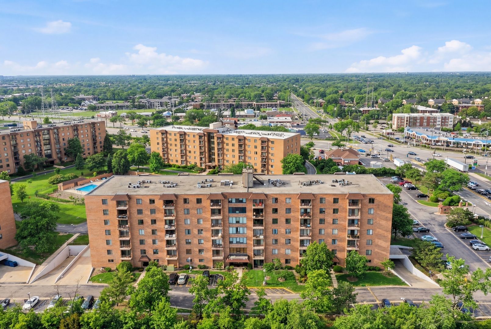 1777 W Crystal Lane #602 — Mount Prospect, IL 60056