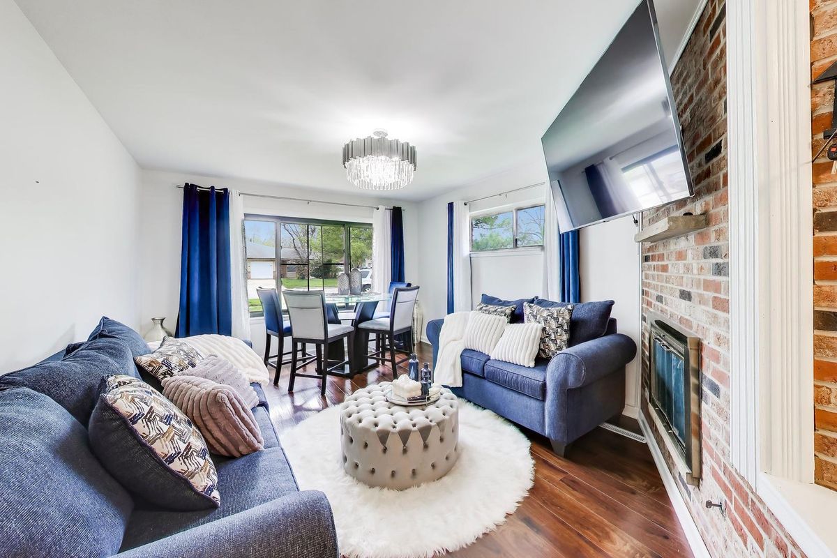 1310 Beverly Lane, Streamwood, IL 60107