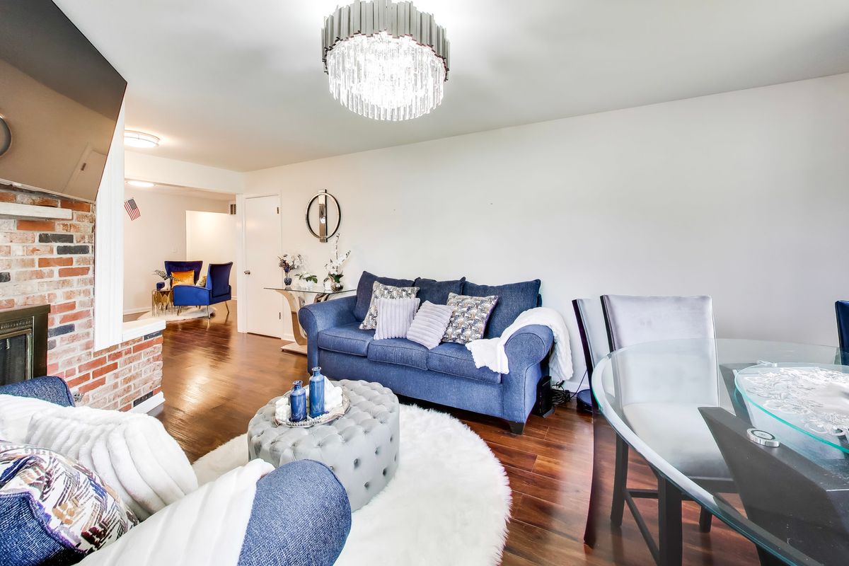 1310 Beverly Lane, Streamwood, IL 60107