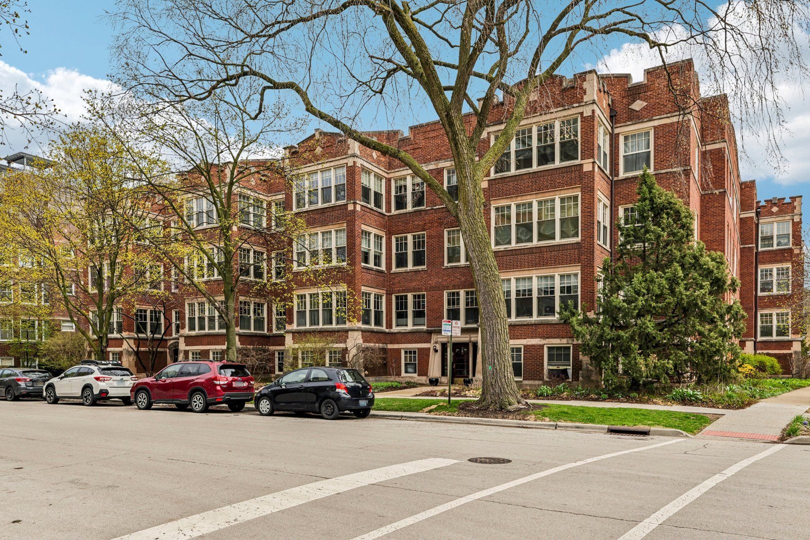 801 Hinman Avenue #1 — Evanston, IL 60202