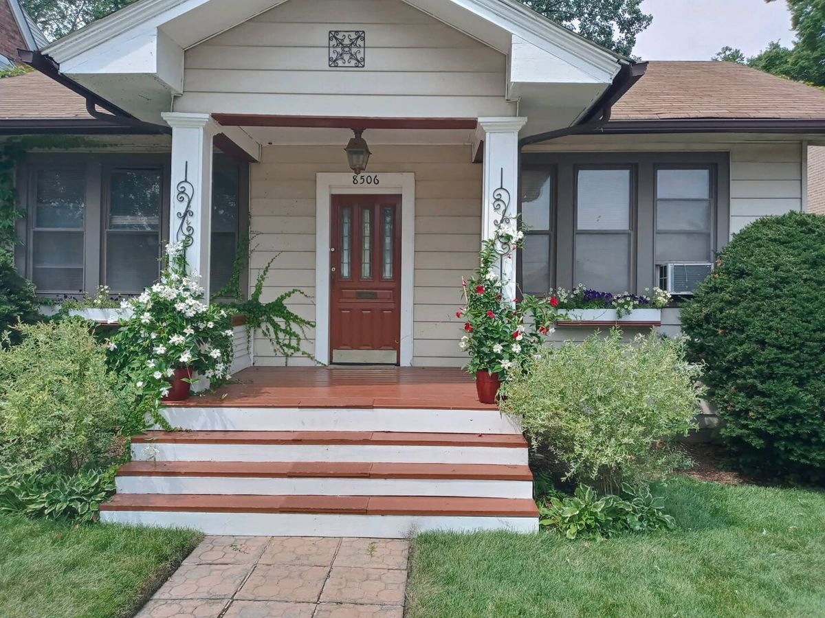 8506 Euclid Avenue, Chicago, IL 60617
