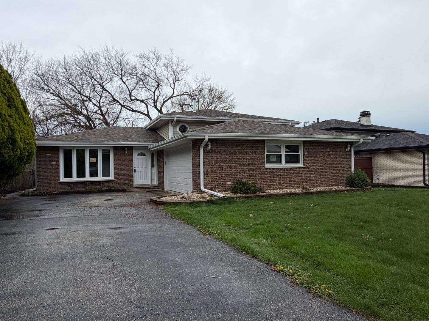 7547 Blazer Avenue — Justice, IL 60458