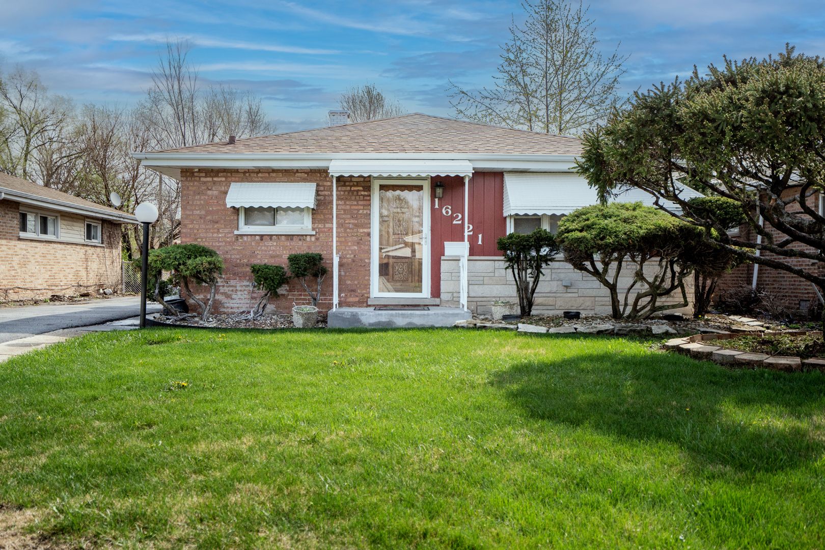16221 Hermitage Avenue — Markham, IL 60428