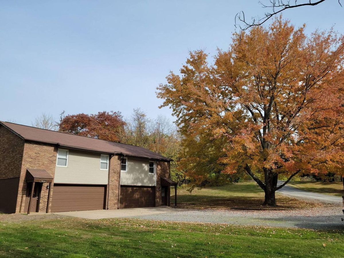 303 White Deer Run, Makanda, IL 62958