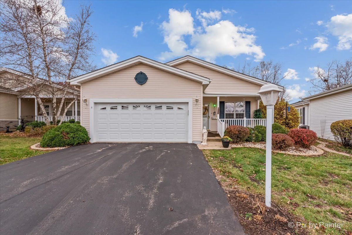 3221 Harness Lane — Grayslake, IL 60030