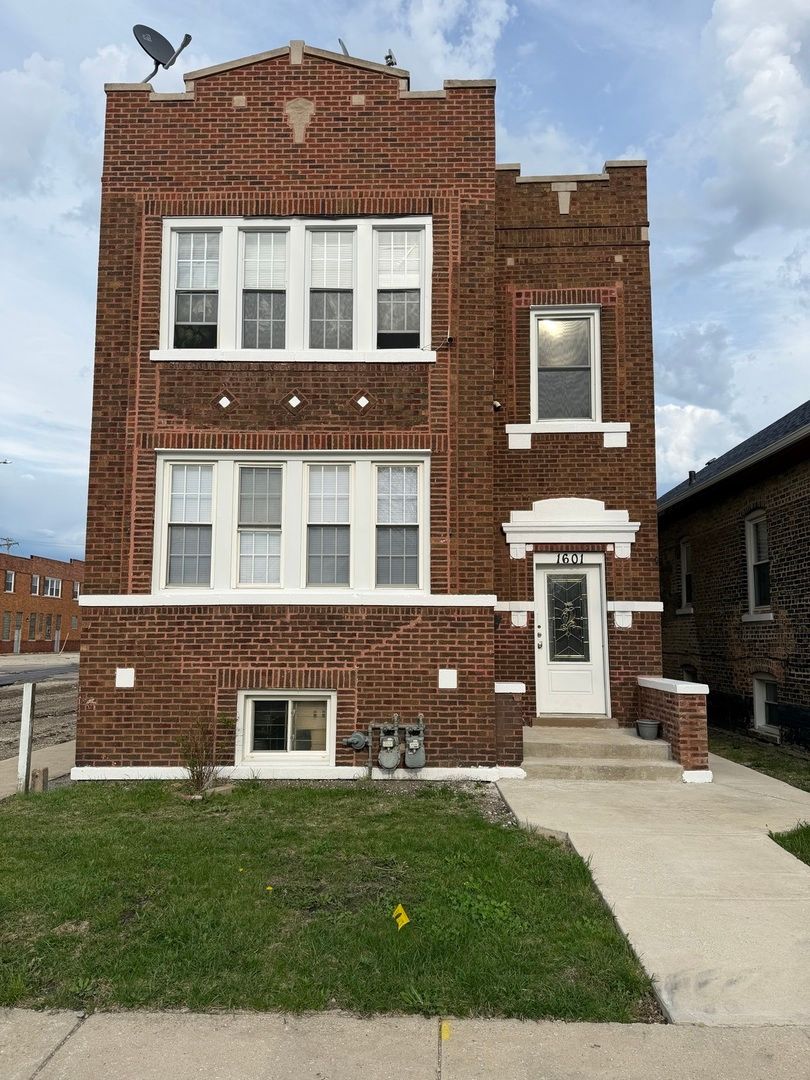 1601 S 48th Court — Cicero, IL 60804