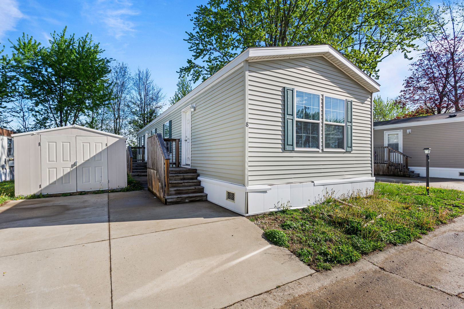 8 Fern Street — Urbana, IL 61802