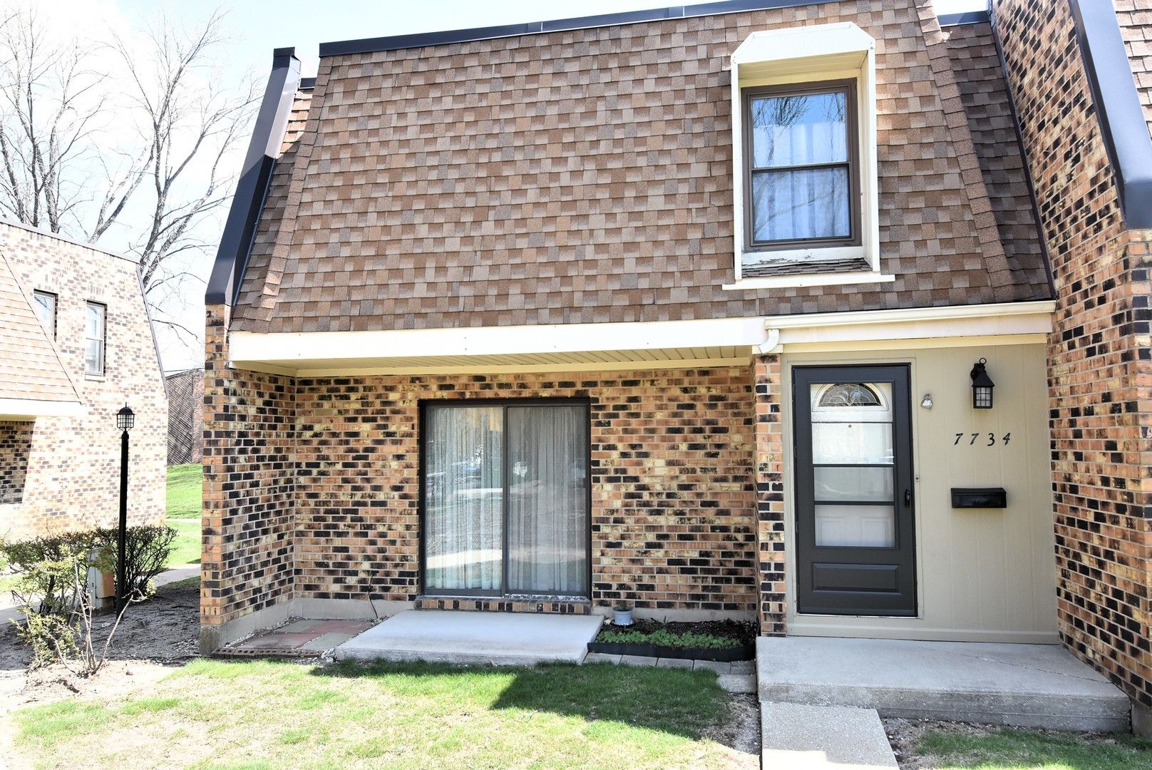 7734 Woodward Avenue #5 — Woodridge, IL 60517