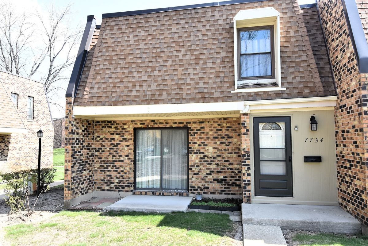 7734 Woodward Avenue, Woodridge, IL 60517