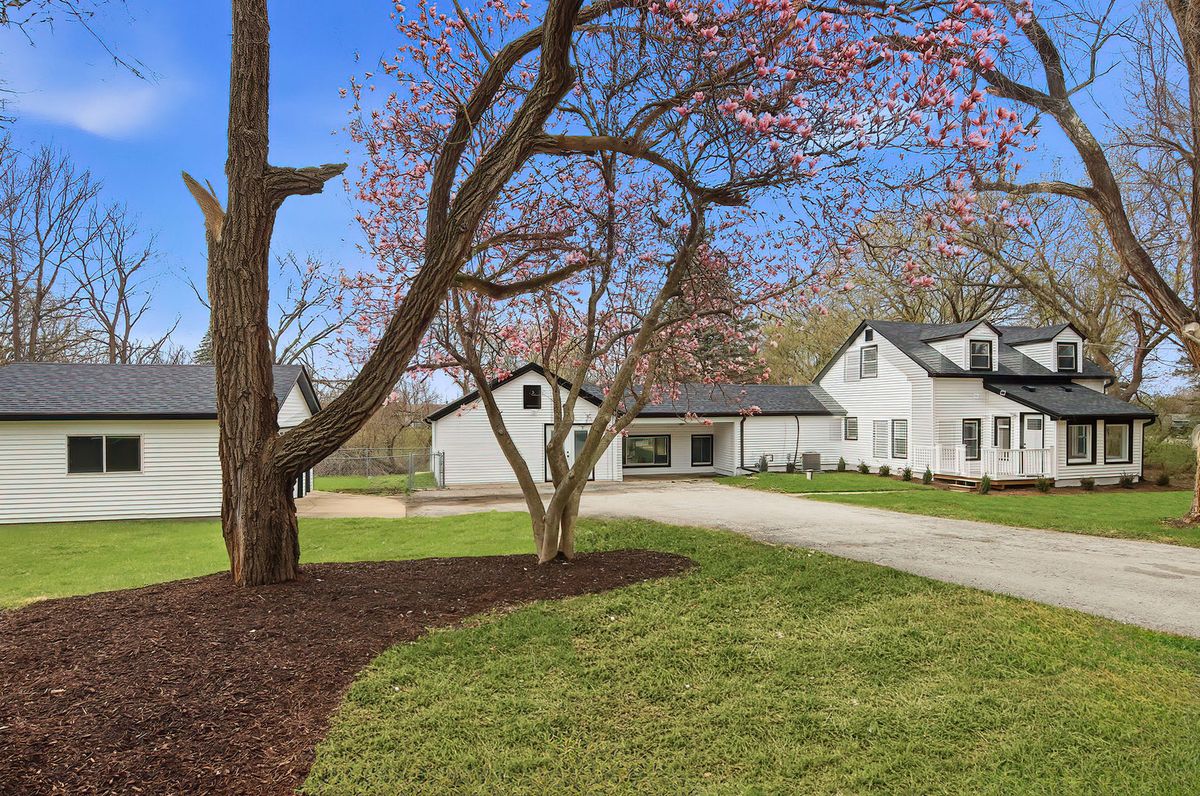 27283 Nippersink Road, Ingleside, IL 60041