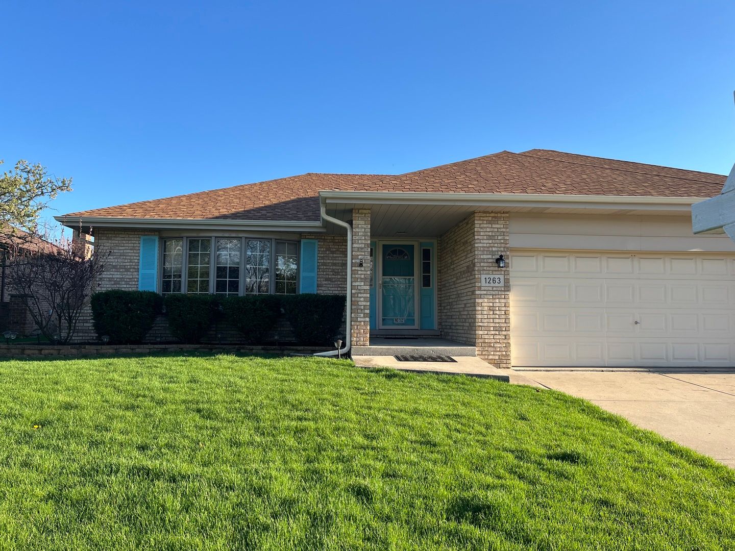 1263 Harleyford Road — Woodridge, IL 60517