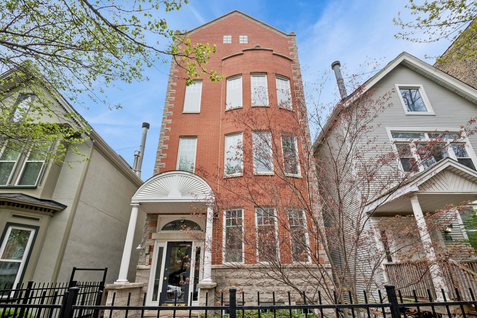 3141 N Racine Avenue #3 — Chicago, IL 60657