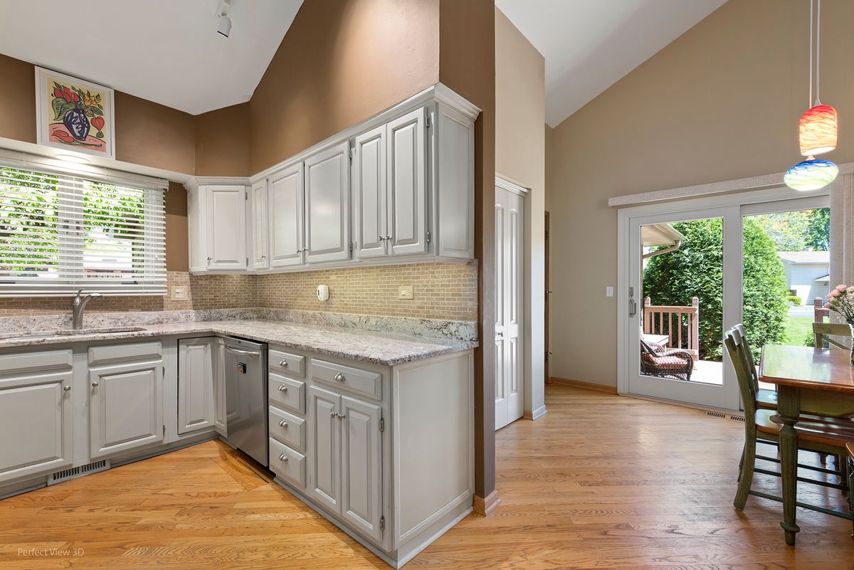 4759 Crest Court, Waukegan, IL 60087