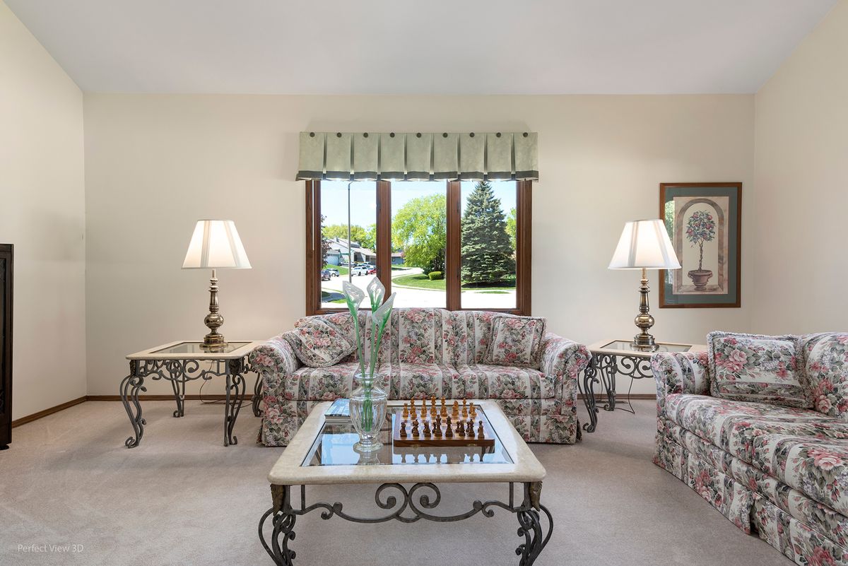 4759 Crest Court, Waukegan, IL 60087