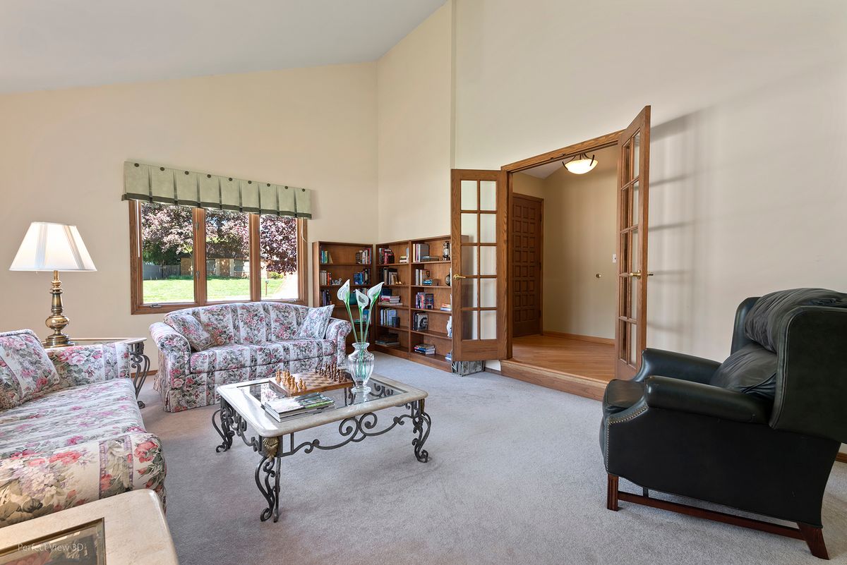 4759 Crest Court, Waukegan, IL 60087