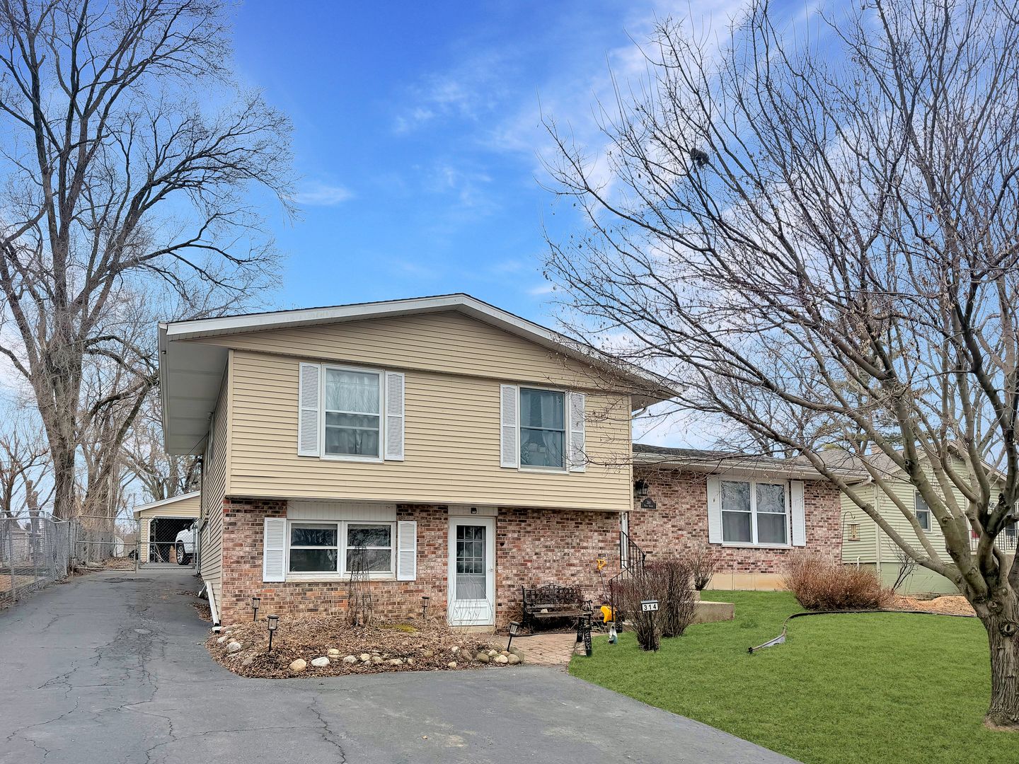 314 Plum Street — Lake In The Hills, IL 60156