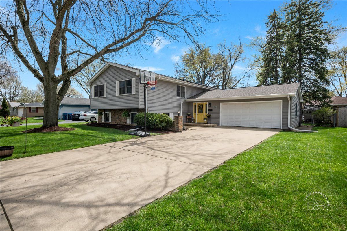 1610 Heather Drive — Aurora, IL 60506