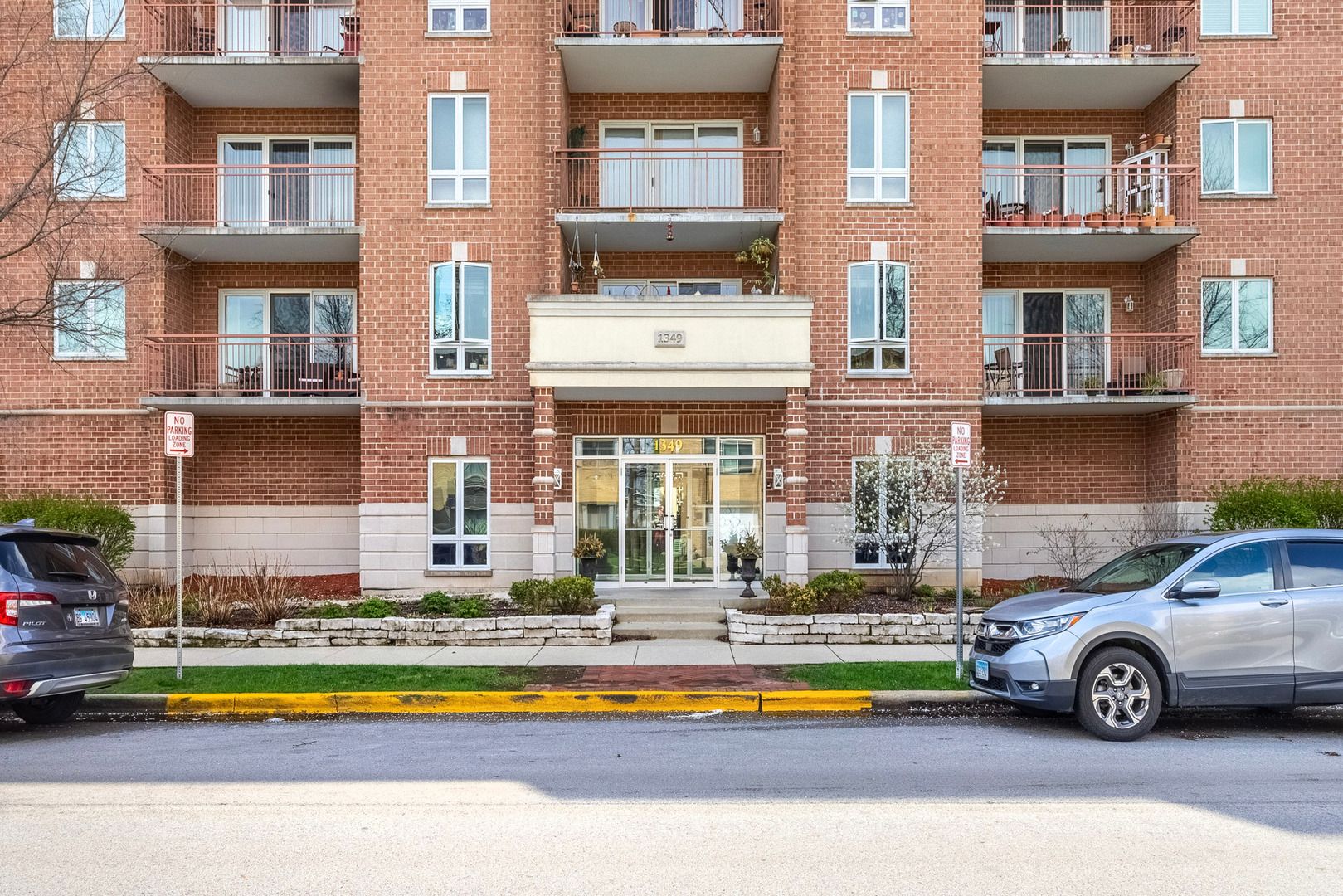 1349 E WASHINGTON Street #310A — Des Plaines, IL 60016