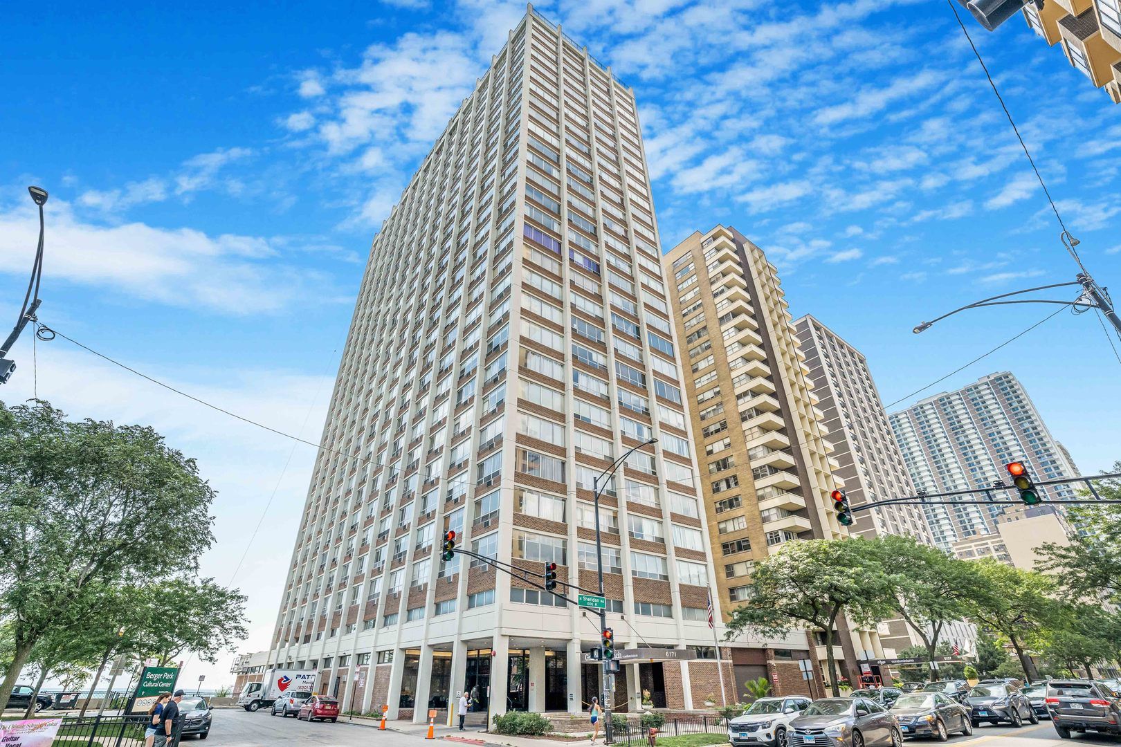 6171 N Sheridan Road #1804 — Chicago, IL 60660