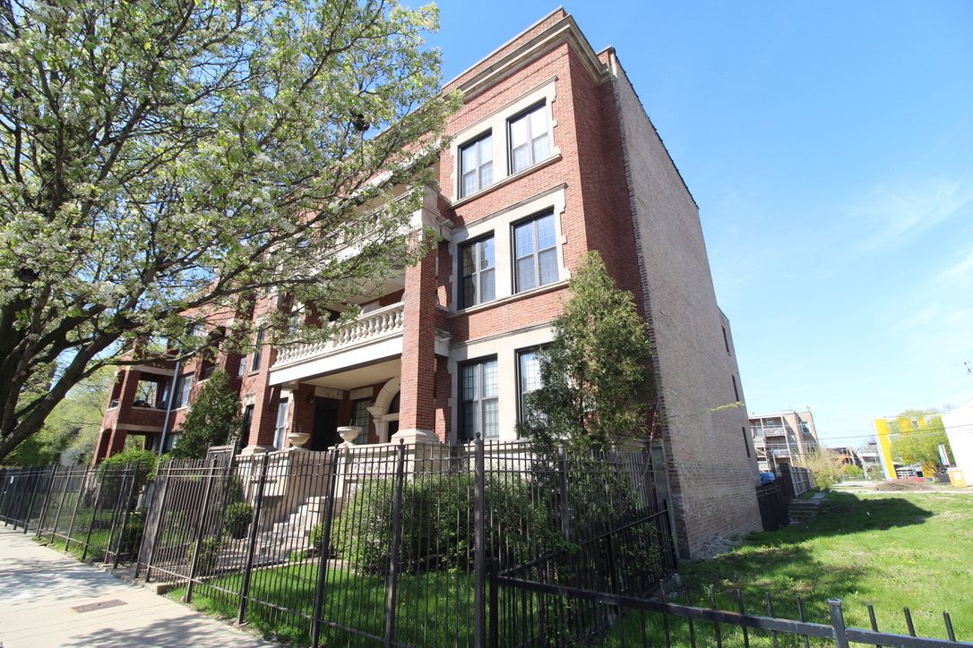 5528 S INDIANA Avenue #1 — Chicago, IL 60637