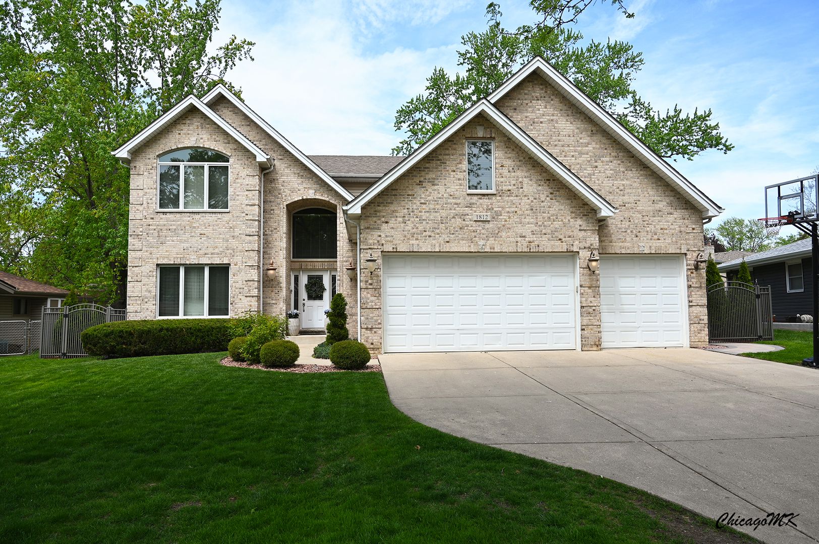 1812 Warwick Lane — Schaumburg, IL 60193
