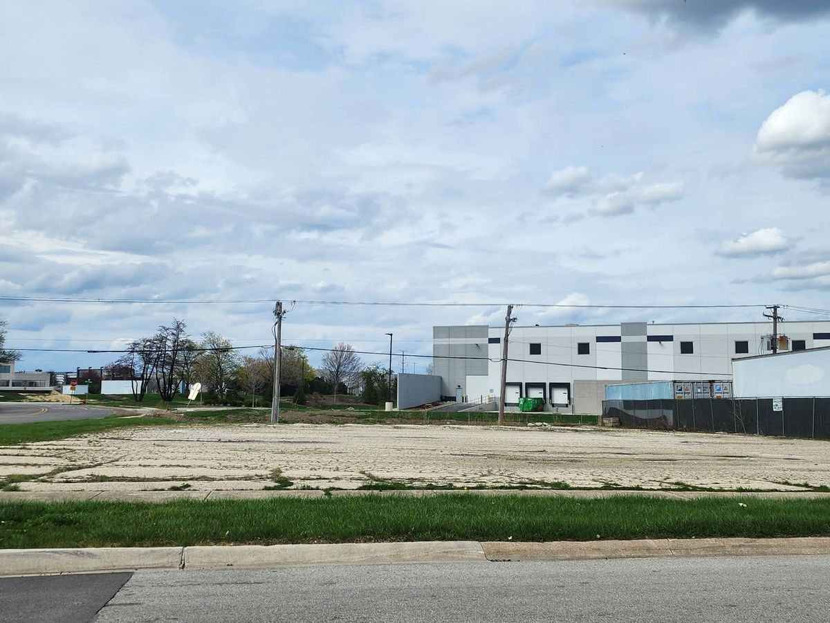 401 King Street, Elk Grove Village, IL 60007