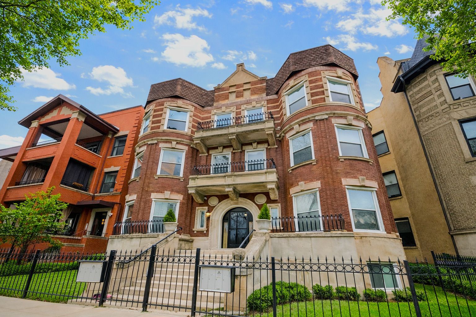4518 King Drive — Chicago, IL 60653