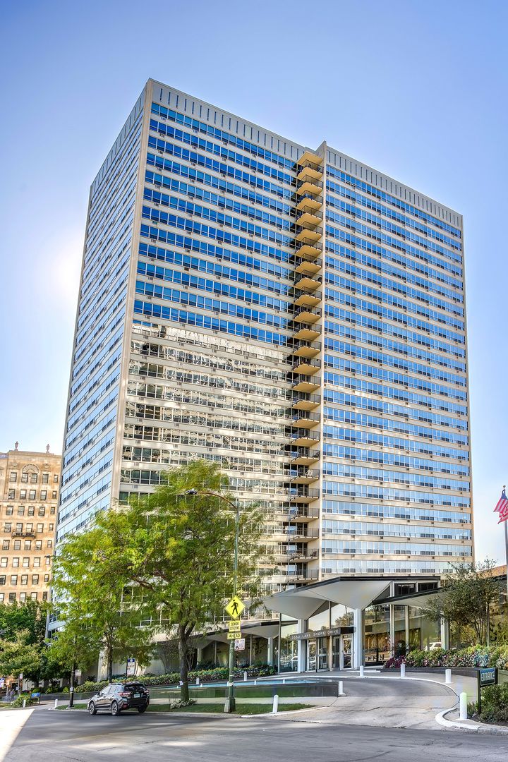 3550 Lake Shore Drive, Chicago, IL 60657