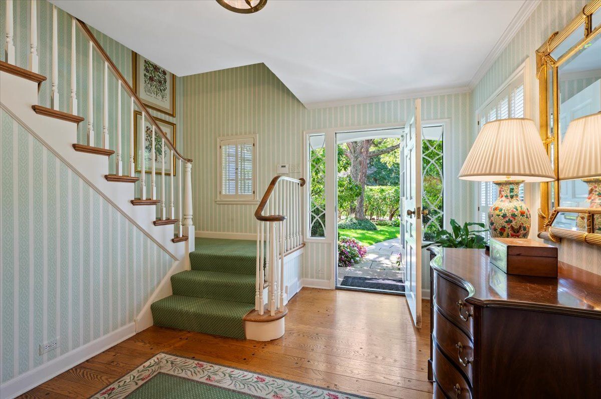 92 Indian Hill Road, Winnetka, IL 60093