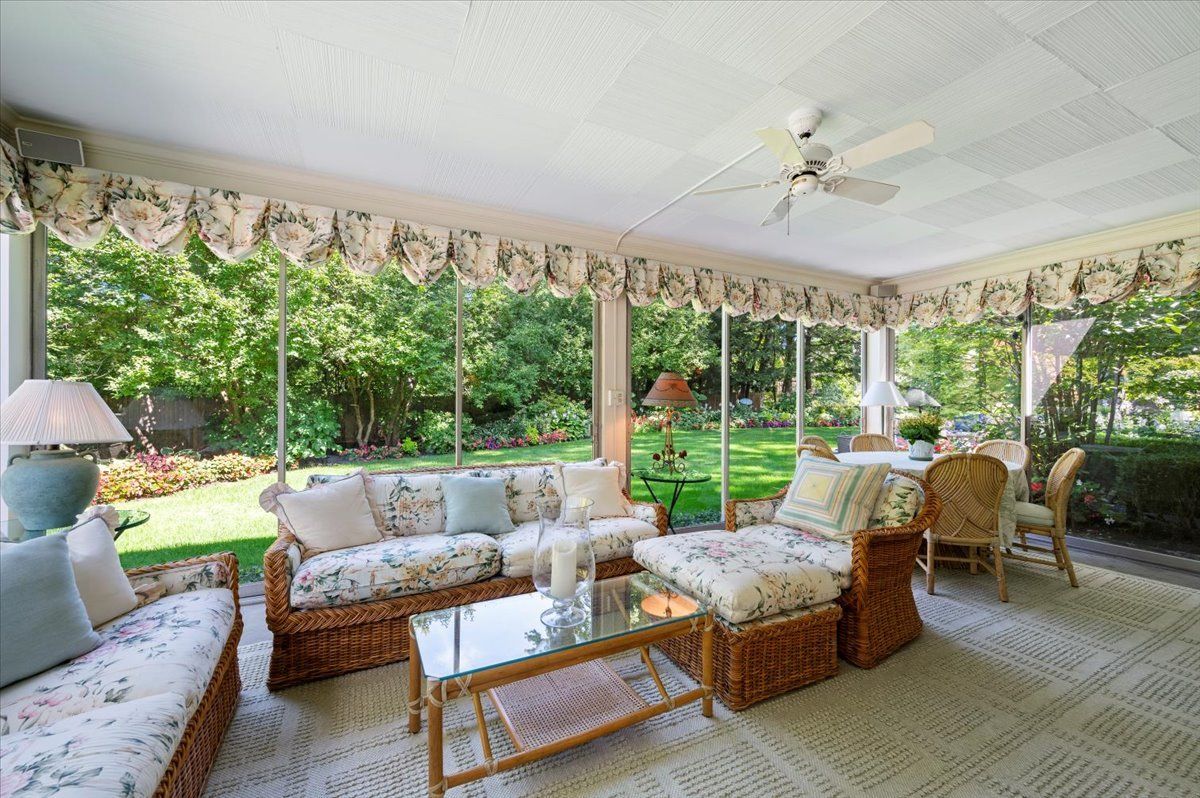 92 Indian Hill Road, Winnetka, IL 60093