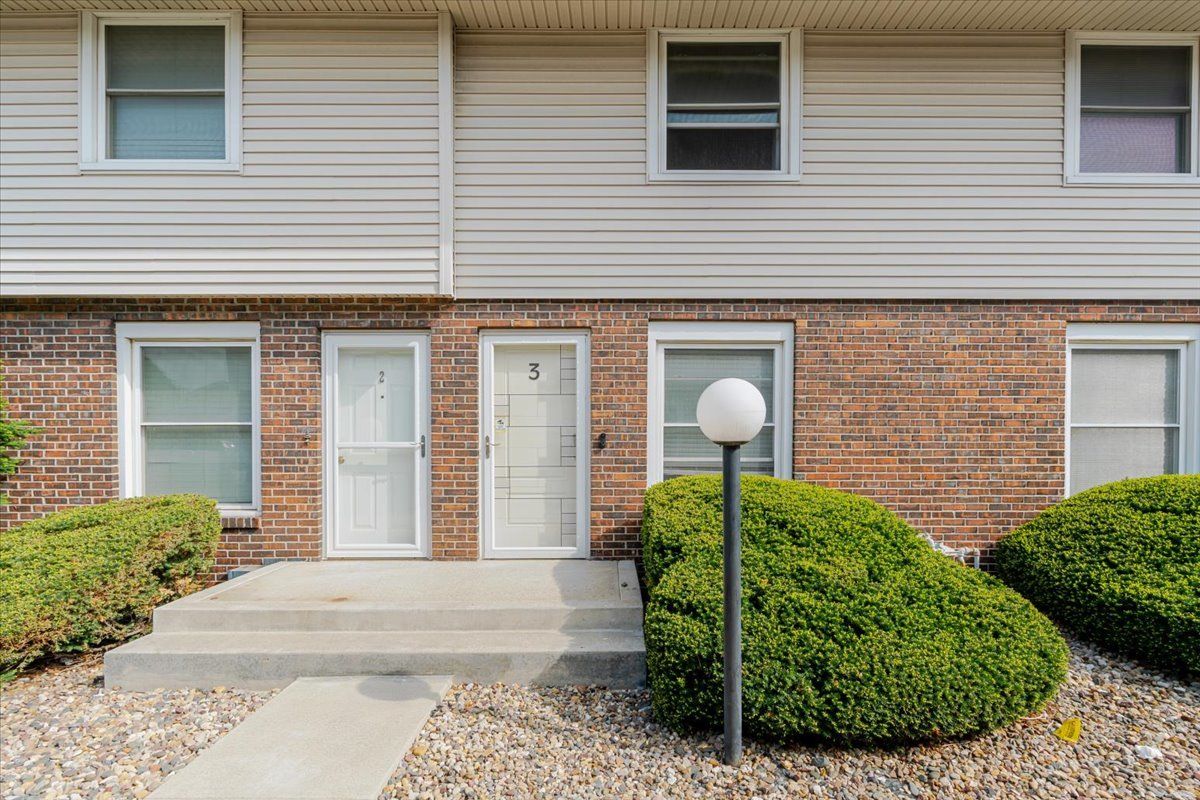 103 S Towanda Avenue #3 — Normal, IL 61761