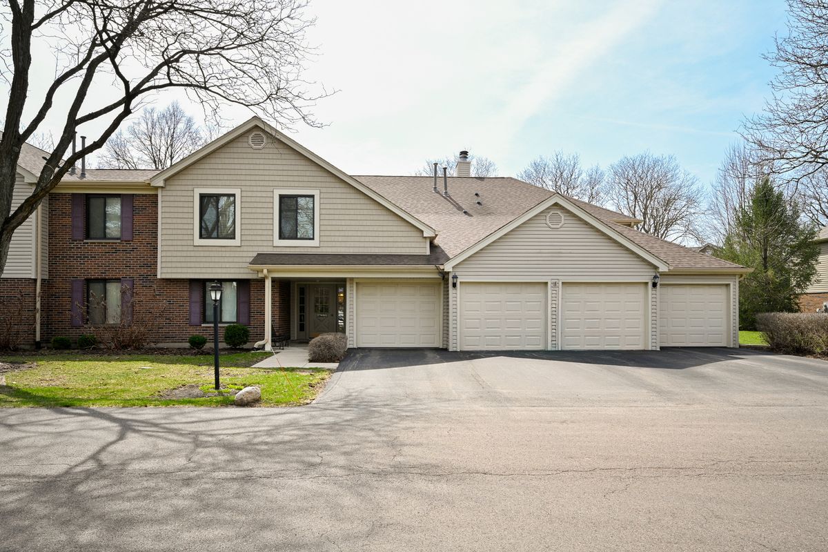 27W685 GRASMERE Drive, Winfield, IL 60190