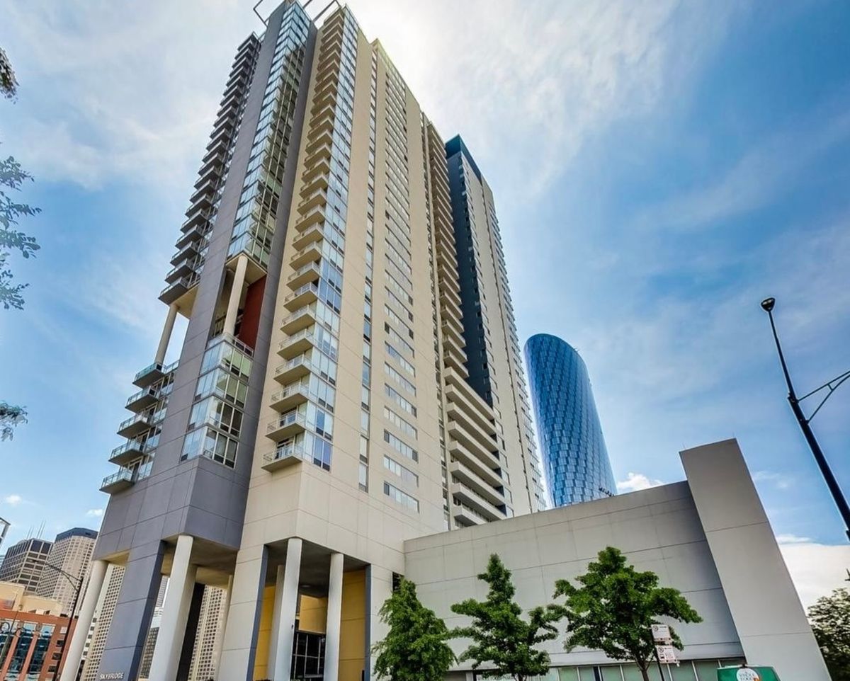 737 Washington Boulevard, Chicago, IL 60661