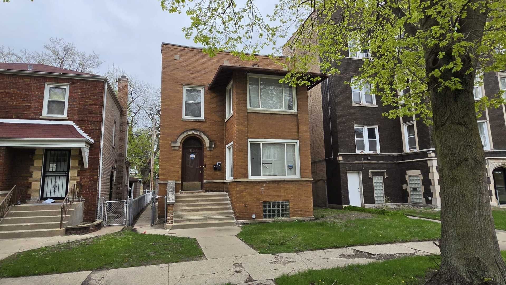 8215 S Eberhart Avenue — Chicago, IL 60619