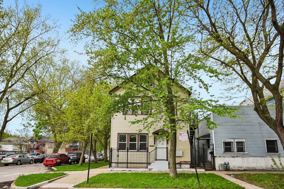 8756 Exchange Avenue, Chicago, IL 60617