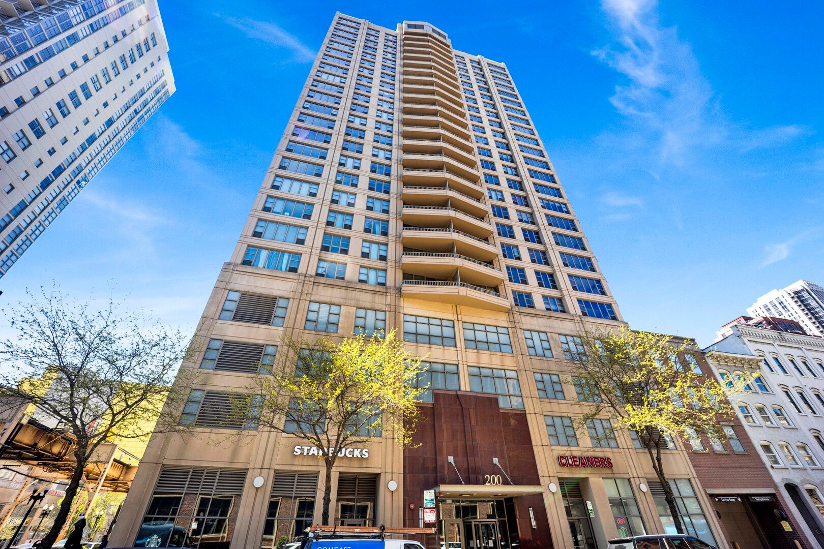 200 N Jefferson Street #2301 — Chicago, IL 60661