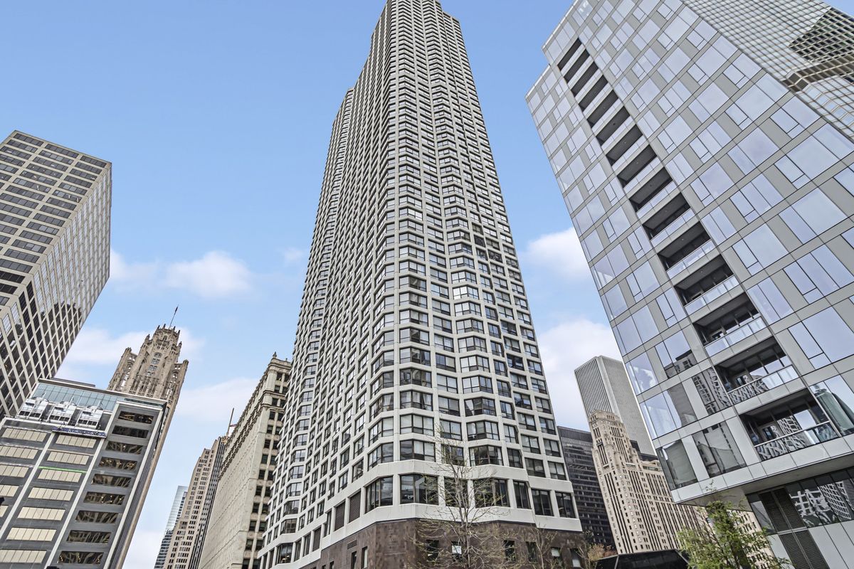 405 Wabash Avenue, Chicago, IL 60611