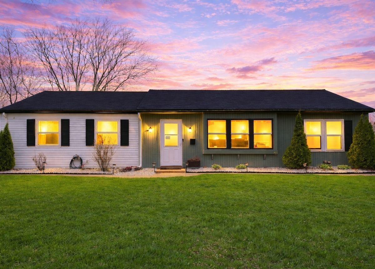 1320 Elm Drive, Schaumburg, IL 60194