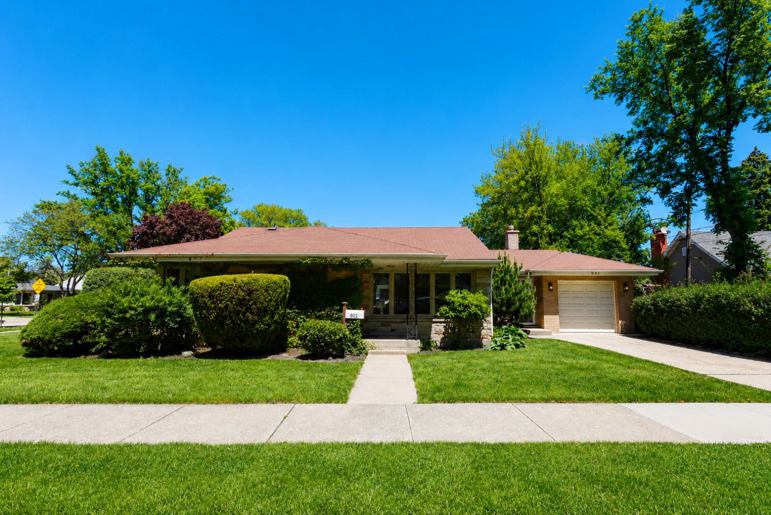 901 Park Plaine Avenue — Park Ridge, IL 60068